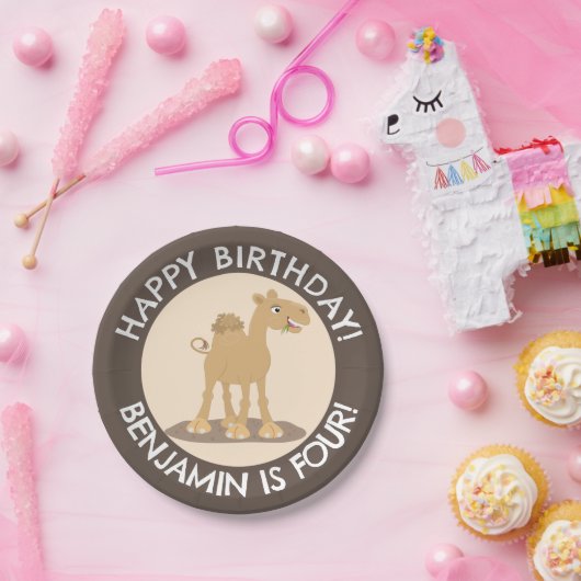 かわいいハッピーパーソナライズされたラクダ誕生日の漫画 ペーパープレート (パーティー)