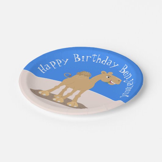 かわいいハッピーパーソナライズされたラクダ誕生日の漫画 ペーパープレート (アングル)