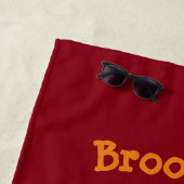 かわいいハッピーヒゲのドラゴントカゲ漫画ビーチへ ビーチタオル (インサイチュ)