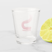かわいいハッピーピンクのミミズ漫画 ショットグラス (裏面)
