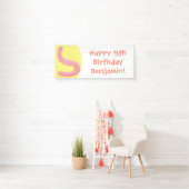 かわいいハッピーピンクのミミズ漫画 横断幕 (インサイチュ)