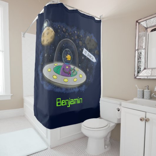 かわいいハッピーフィッシュufo宇宙漫画イラストレーション シャワーカーテン (インサイチュ)
