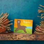 かわいいハッピーブラウンアルパカ漫画 フォトプラーク (側面)