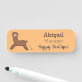 かわいいハッピーブラウンアルパカ漫画 名札 (インサイチュ)