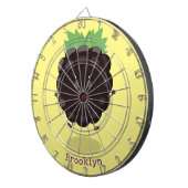 かわいいハッピーブラックベリーパープル漫画イラストレーション ダーツボード (正面右)