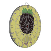 かわいいハッピーブラックベリーパープル漫画イラストレーション ダーツボード (正面左)