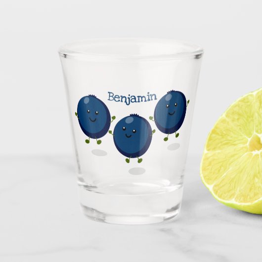かわいいハッピーブルーベリー紫の漫画イラストレーション ショットグラス (正面)