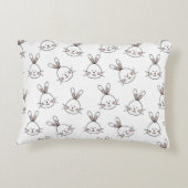 かわいいハッピーホワイトイースターバニー アクセントクッション (裏面)