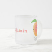 かわいいハッピーマンゴー黄色の漫画イラストレーション フロストグラスマグカップ (正面右)