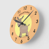 かわいいハッピーミニチュアロバ漫画イラストレーション ラウンド壁時計 (傾斜)