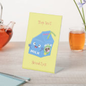 かわいいハッピーミルクパックキャラクター漫画 台座サイン (インサイチュ)