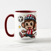 かわいいハッピーモンキーサッカー選手 マグカップ (左)