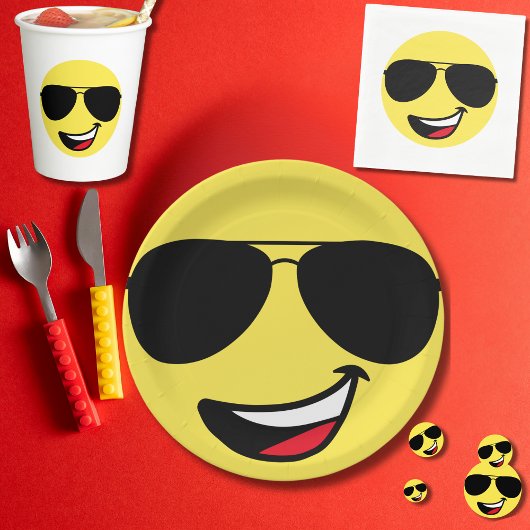 かわいいハッピー顔&アヴィエーターメガネ，おもしろい ペーパープレート
