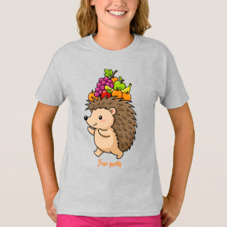 かわいいハリネズミが新鮮な果物を運ぶ Tシャツ