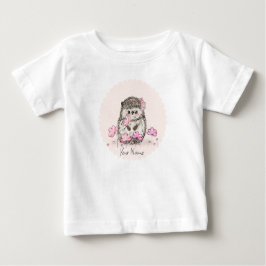 かわいいハリネズミのピンクの花名 ベビーTシャツ