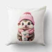 かわいいハリネズミのピンクハットスカーフコーヒー私の魂を暖める クッション (正面)