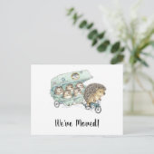 かわいいハリネズミの家族引っ越しました ポストカード (スタンド正面)