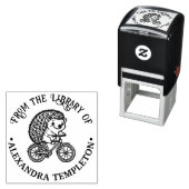 かわいいハリネズミの自転車図書館の本の名前 セルフインキングスタンプ (インサイチュ)