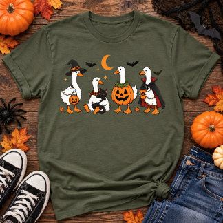 かわいいハロウィンのガチョウ部隊 カボチャ 猫 Tシャツ