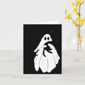 かわいいハロウィンの幽霊が3匹の黒猫を抱えている カード (黄色い花)