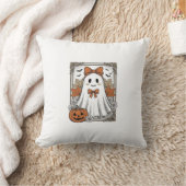 かわいいハロウィンの幽霊 ビンテージの彫刻Tシャツ デザイン クッション (ブランケット)