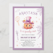 かわいいハロウィンの赤ちゃん女の子の1歳の誕生日 招待状 (正面)