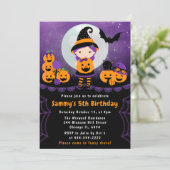 かわいいハロウィンの魔女とカボチャの誕生日パーティー 招待状 (スタンド正面)