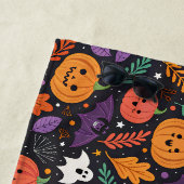 かわいいハロウィンマジックパターン ビーチタオル (インサイチュ)