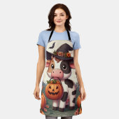 かわいいハロウィーンの魔女牛 エプロン (着用した状態)