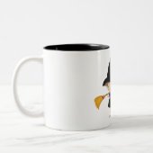 かわいいハロウィーンの魔女 ツートーンマグカップ (左)