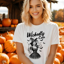 かわいいハロウィーン女性のTシャツ