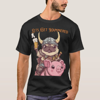 かわいいバイキングパグが豚に乗ってビールを飲むイラスト Tシャツ