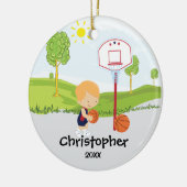 かわいいバスケットボール選手のスポーツのクリスマスのオーナメント セラミックオーナメント (左)
