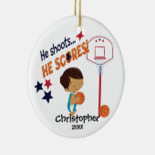 かわいいバスケットボール選手のスポーツのクリスマスのオーナメント セラミックオーナメント (右)