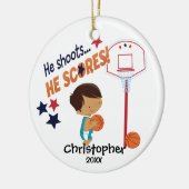 かわいいバスケットボール選手のスポーツのクリスマスのオーナメント セラミックオーナメント (左)
