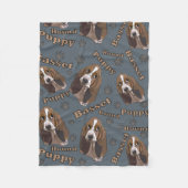 かわいいバセットハウンドパピー フリースブランケット (正面)