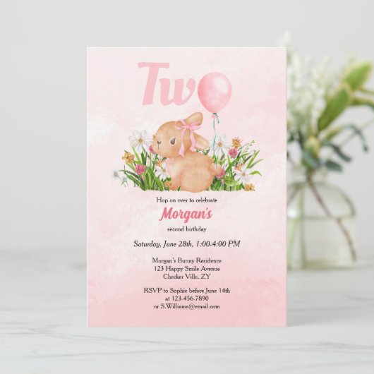 かわいいバニーがピンクの女の子2歳の誕生日を飾る 招待状 (スタンド正面)