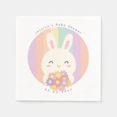 かわいいバニーが途中にあるフローラ赤ちゃんシャワー スタンダードカクテルナプキン (正面)