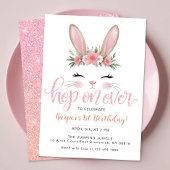 かわいいバニーの誕生日パーティーに飛び乗る 招待状