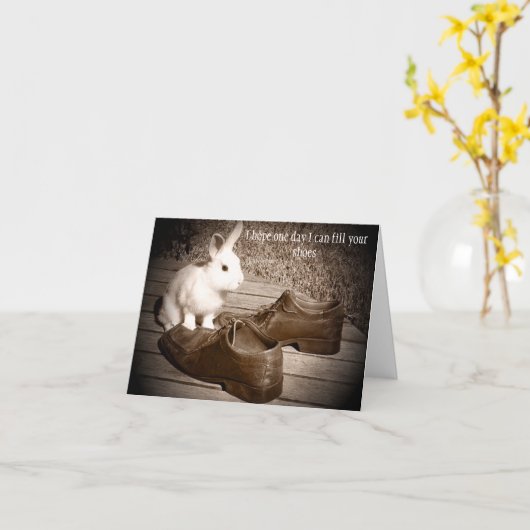 かわいいバニーを特色にするホップの豊富な父の日カード カード (黄色い花)