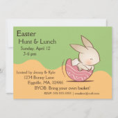 かわいいバニーハッチング、ピンクのイースターエッグ 招待状 (正面)