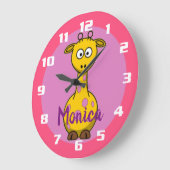 かわいいバブルガムピンクモノグラフキリン ラージ壁時計 (傾斜)