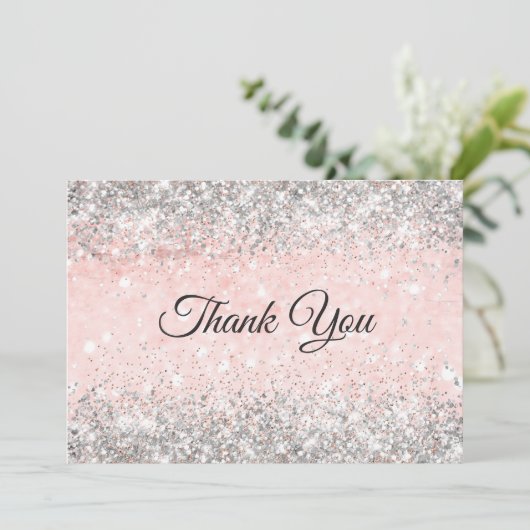 かわいいバラピンクの偽の銀のグリッターのモノグラム サンキューカード (スタンド正面)