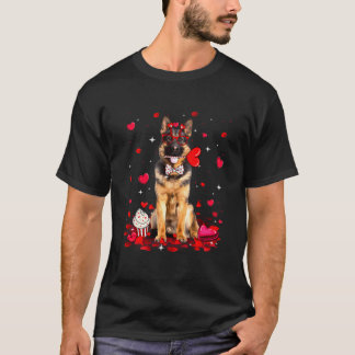かわいいバレンタインデーのドイツ羊飼い犬ハートコス Tシャツ
