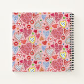 かわいいバレンタインハートはピンク柄が好き ノートブック (裏面)