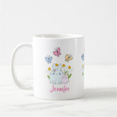 かわいいバンニーと春デイジーと蝶 コーヒーマグカップ (左)