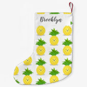 かわいいパイナップル漫画イラストレーション スモールクリスマスストッキング (裏面)