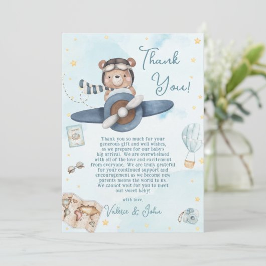 かわいいパイロットテディベアーブルー飛行機ボーイベビーシャワー サンキューカード (スタンド正面)