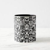 かわいいパウの表情 黒白グリッド ツートーンマグカップ (中央)