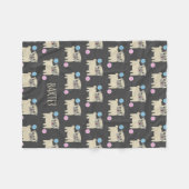 かわいいパグとボール柄パーソナライズされた犬 フリースブランケット (正面(横))